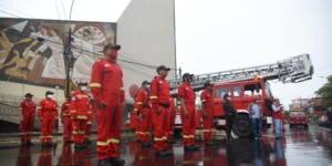 Donación de vehículo escala y equipos a Bomberos de Iquitos.